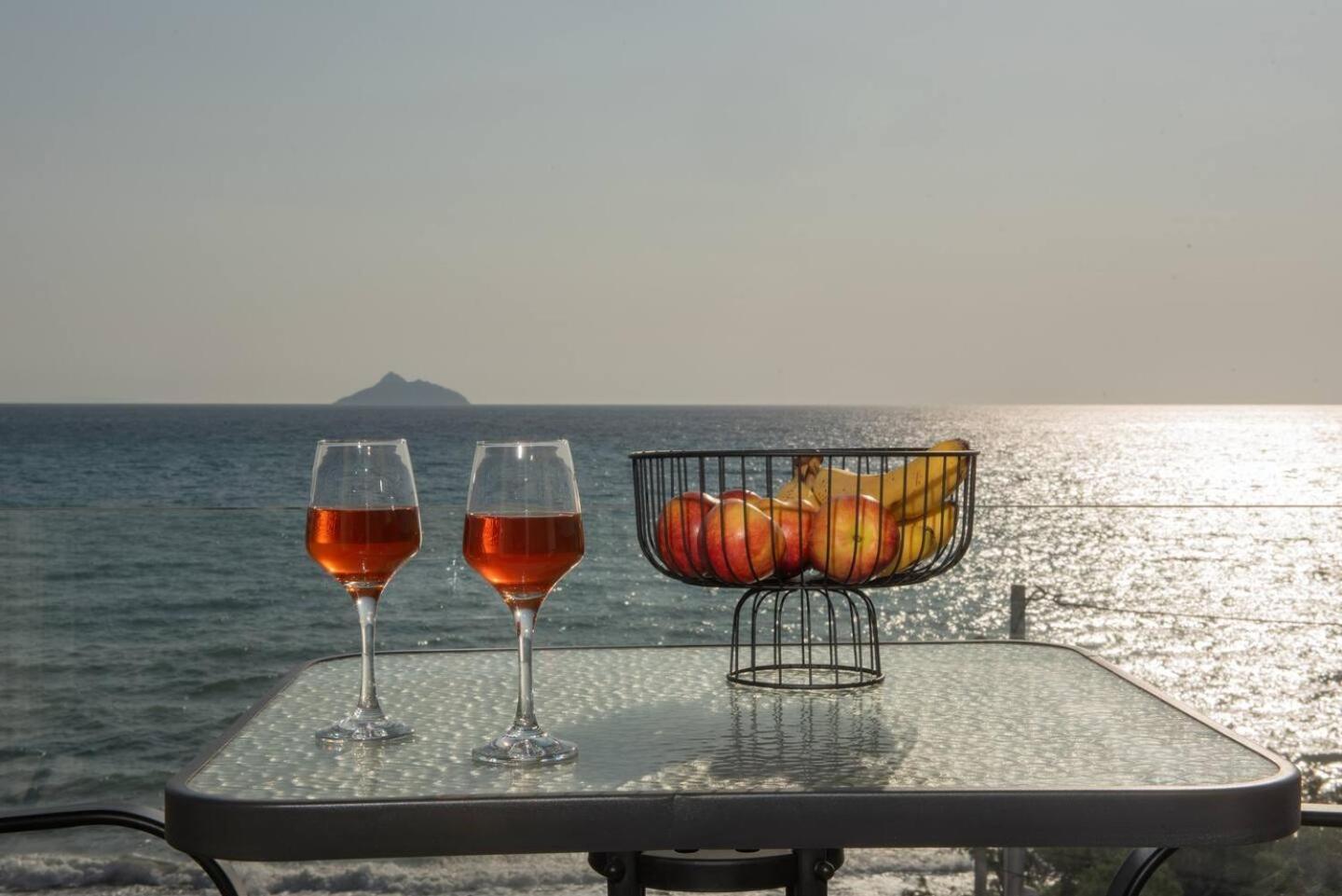 Stella & Eleni Suite With Shared Pool & Open View 卡拉马基 外观 照片