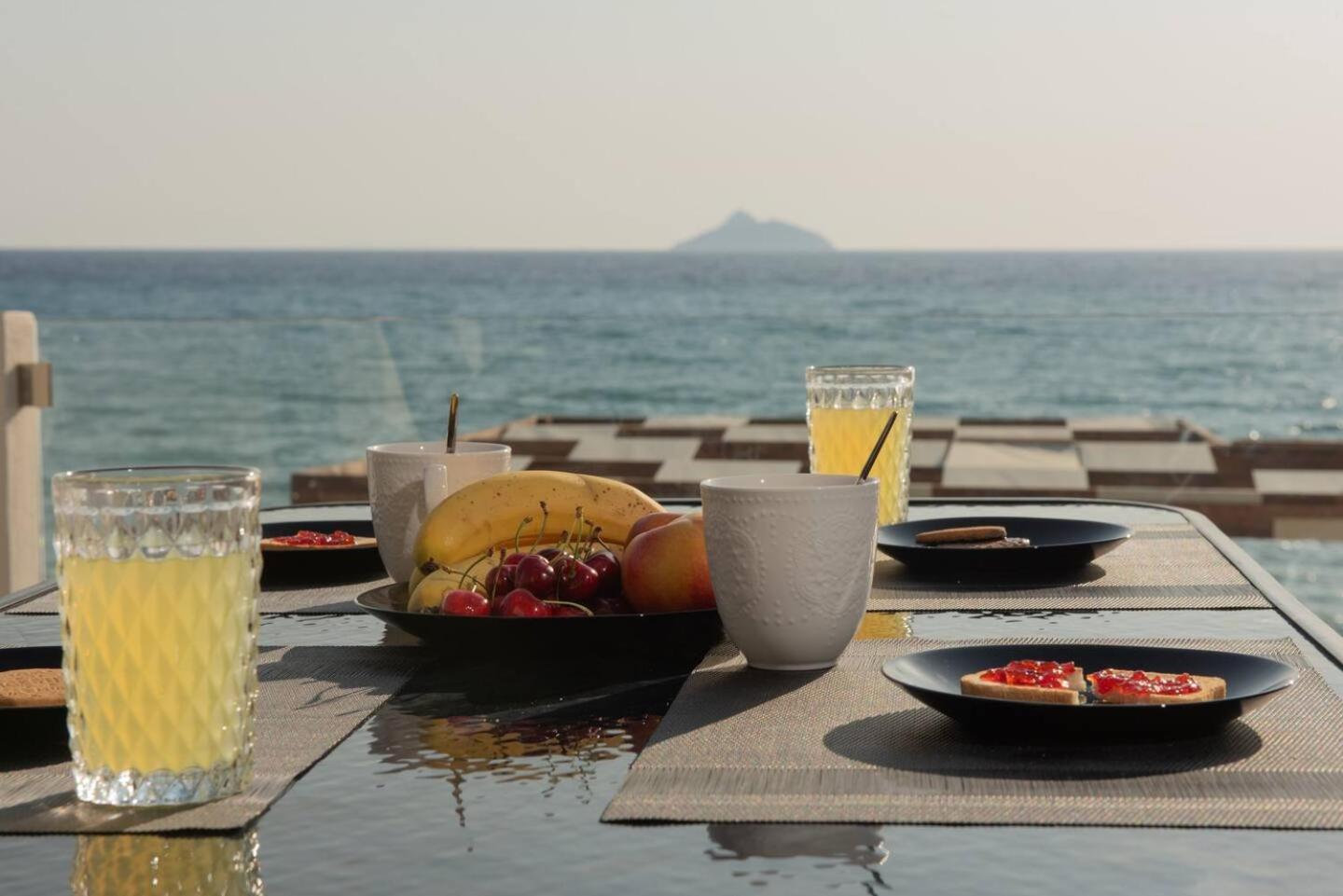 Stella & Eleni Suite With Shared Pool & Open View 卡拉马基 外观 照片