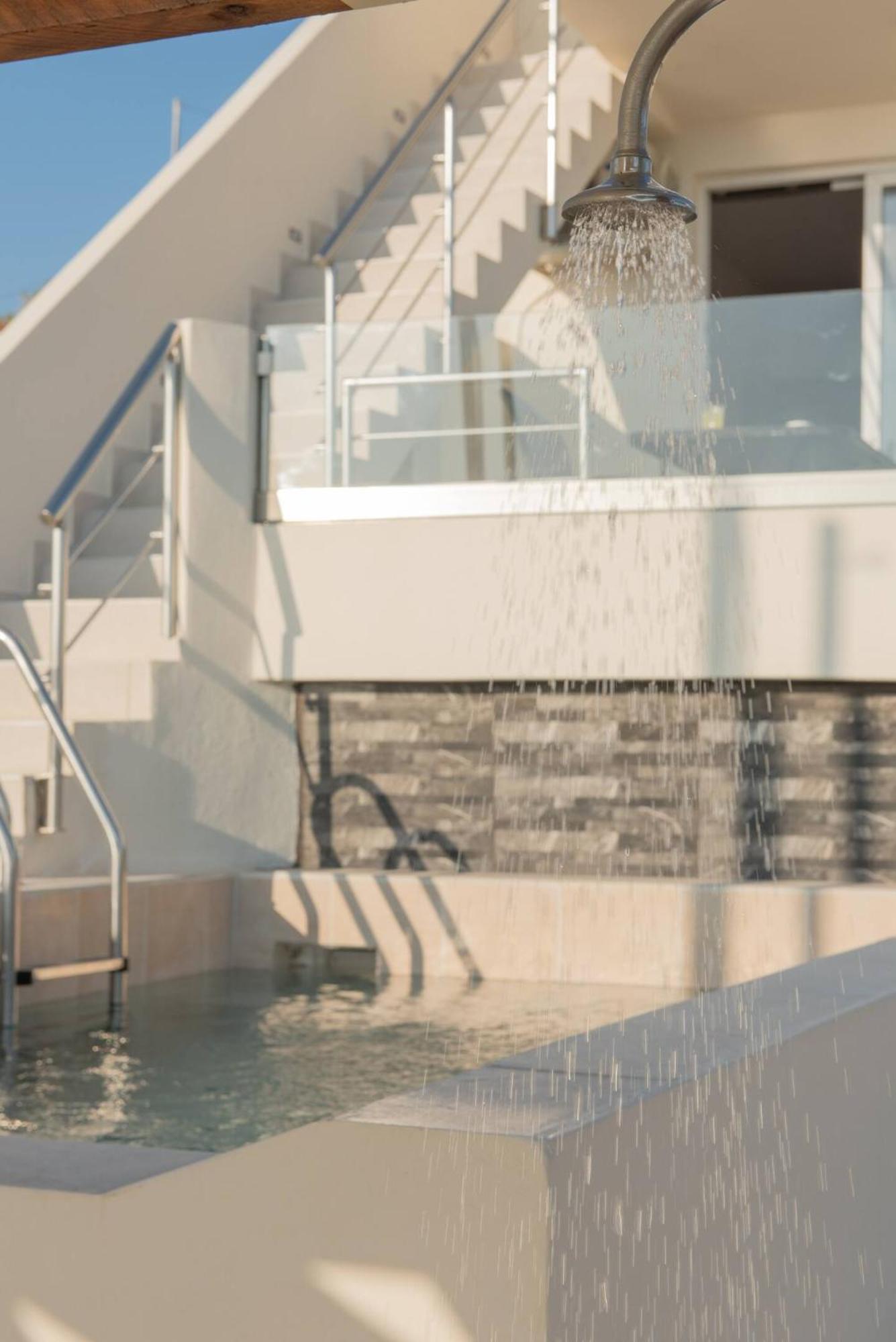 Stella & Eleni Suite With Shared Pool & Open View 卡拉马基 外观 照片